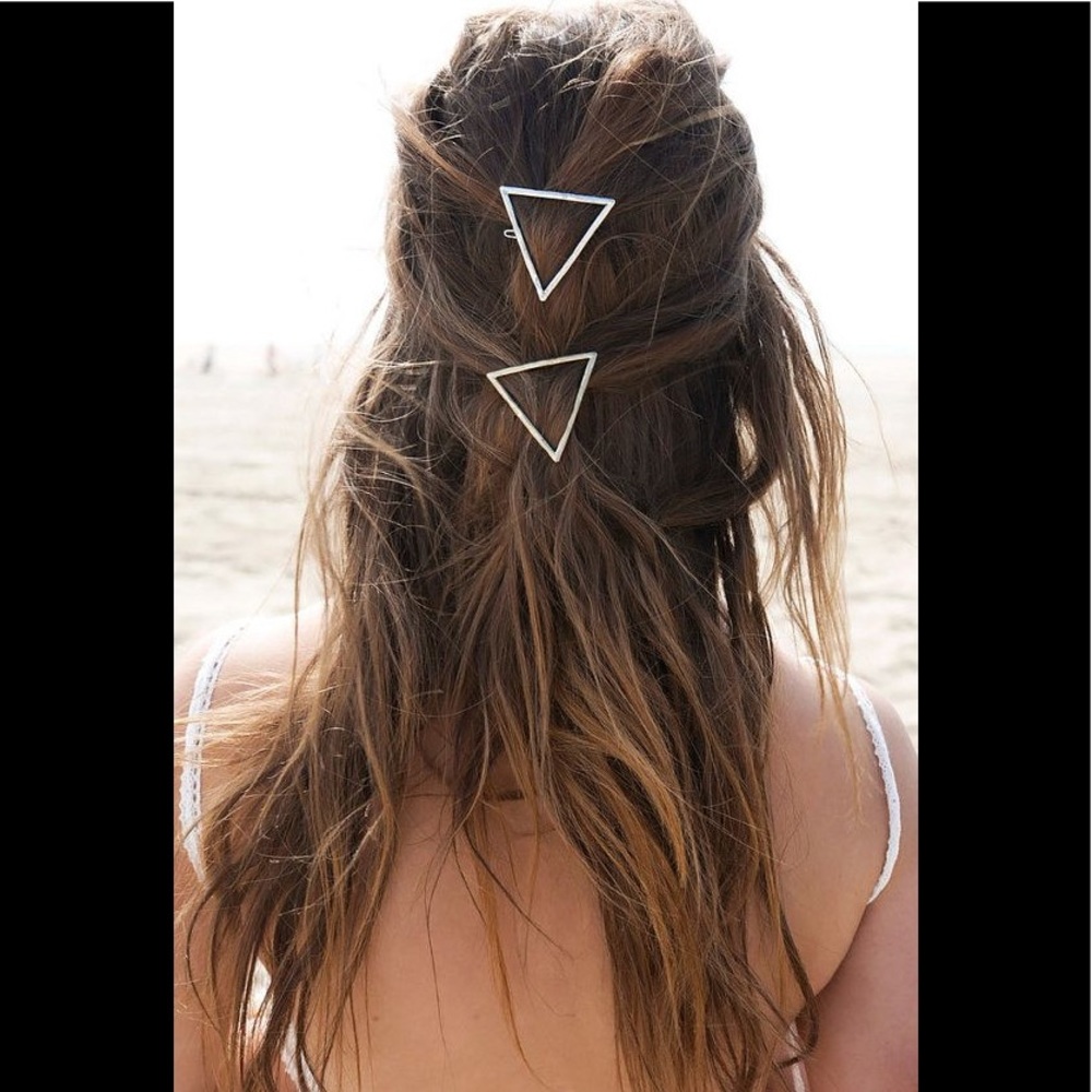 *NEW* gold triangle hair clip pin